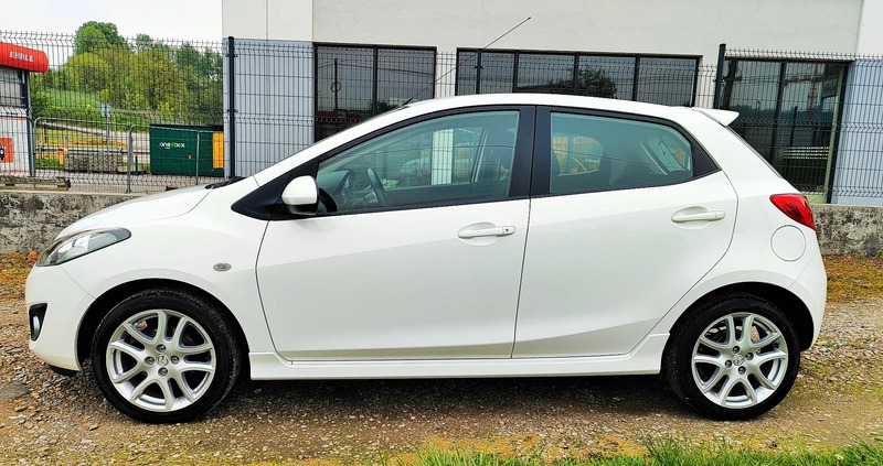 Mazda 2 cena 28999 przebieg: 81500, rok produkcji 2012 z Wieliczka małe 379